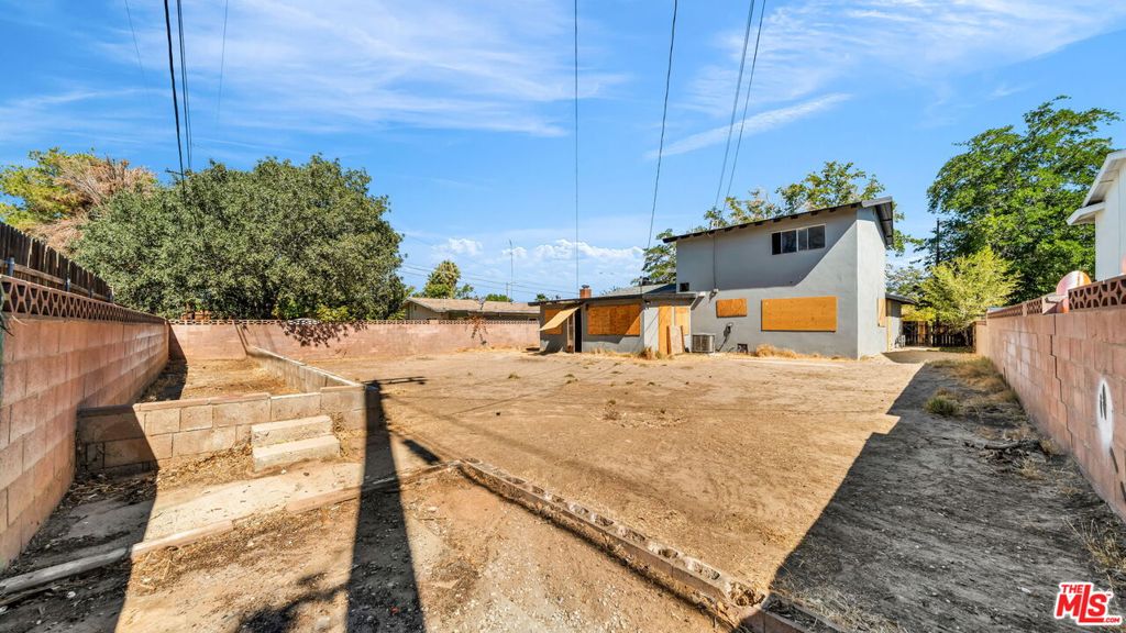 836 E Pillsbury Street