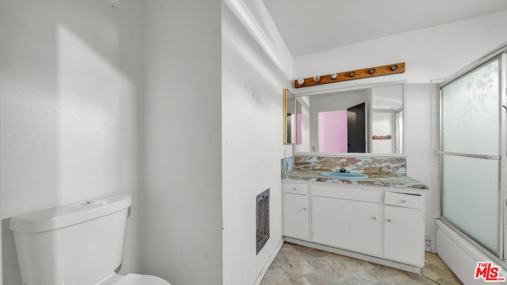 836 E Pillsbury Street