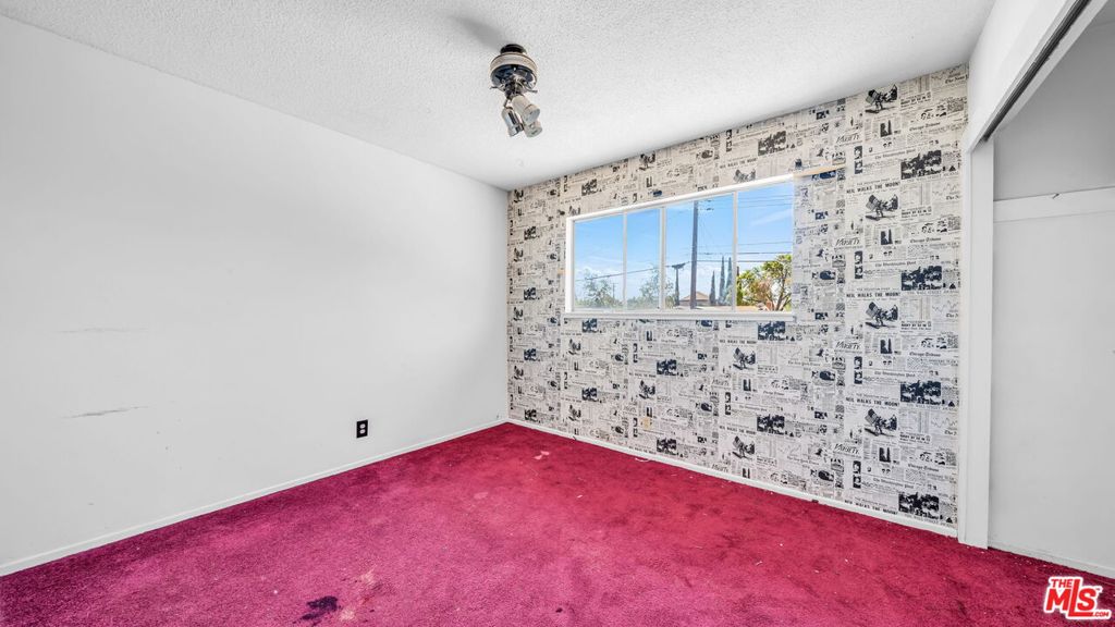 836 E Pillsbury Street