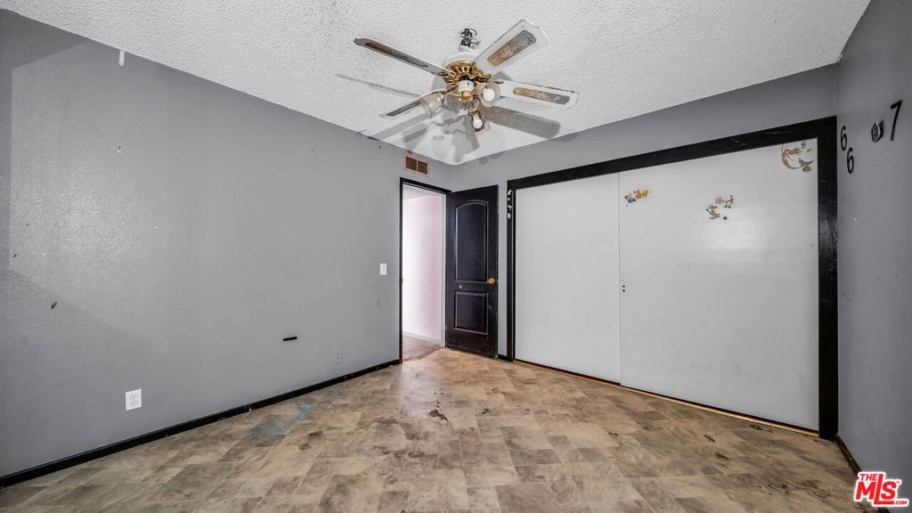 836 E Pillsbury Street