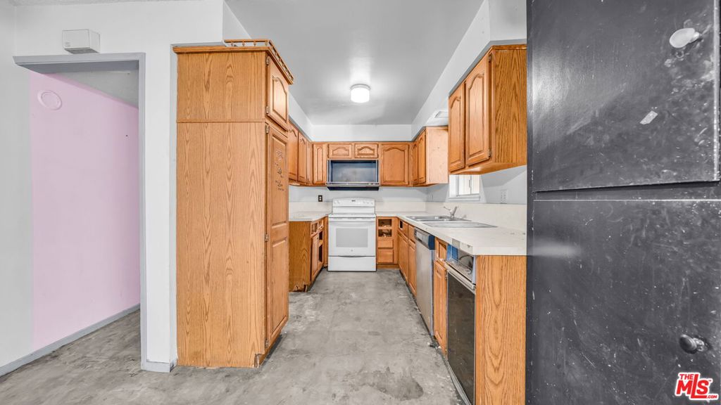 836 E Pillsbury Street