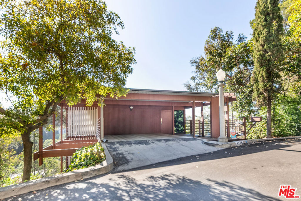 6178 Rodgerton Drive