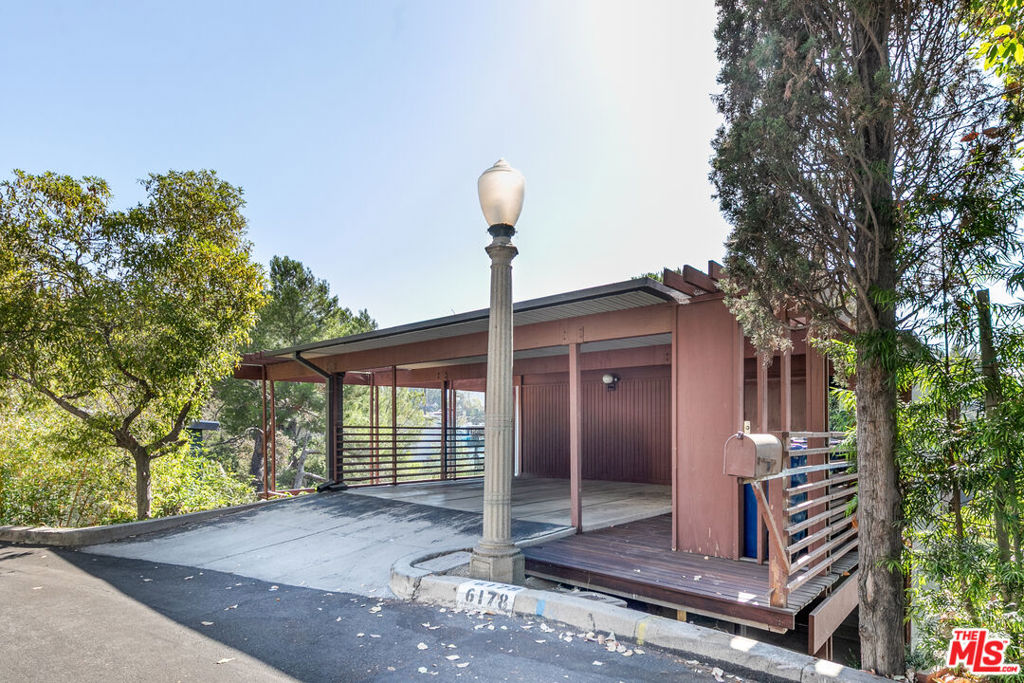 6178 Rodgerton Drive