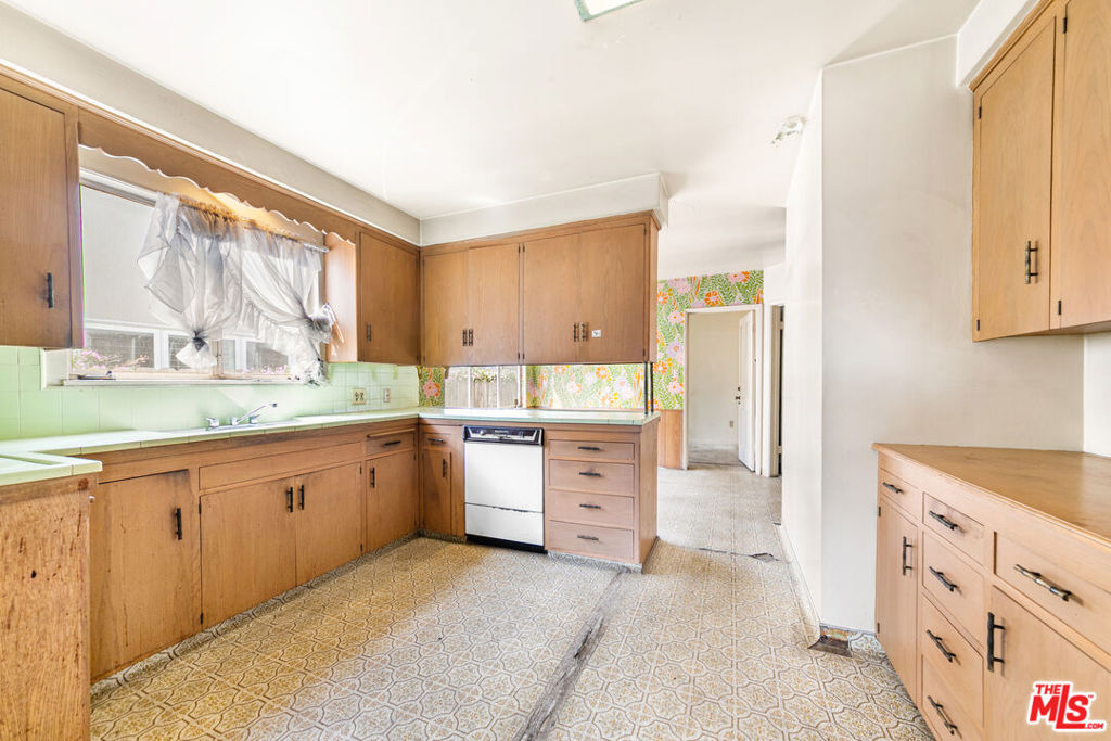 3208 Barbydell Drive