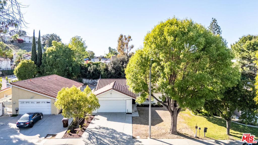 113 N Avenida Alipaz