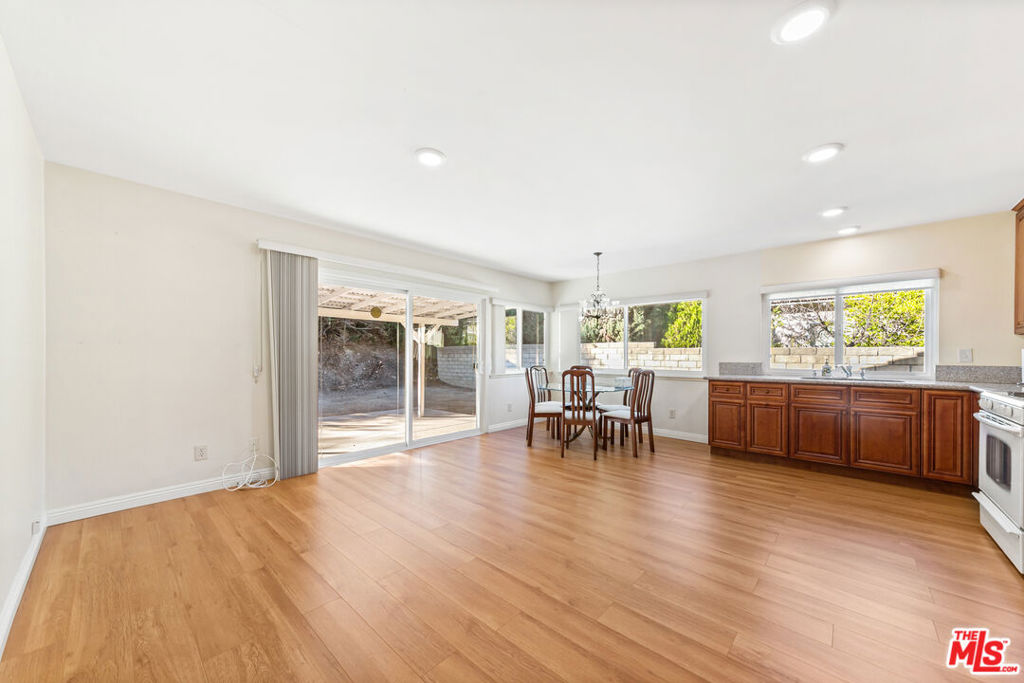 113 N Avenida Alipaz