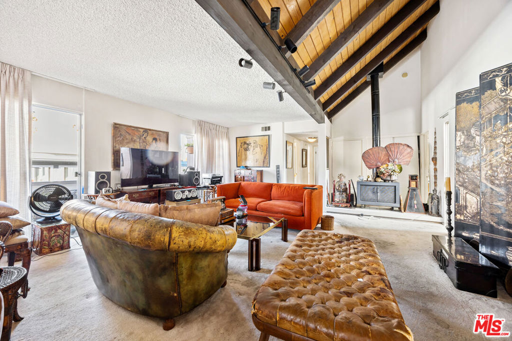 10396 Almayo Avenue 5