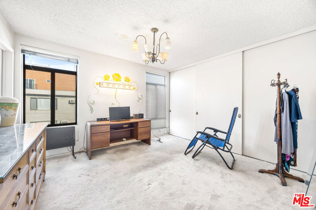 10396 Almayo Avenue 5