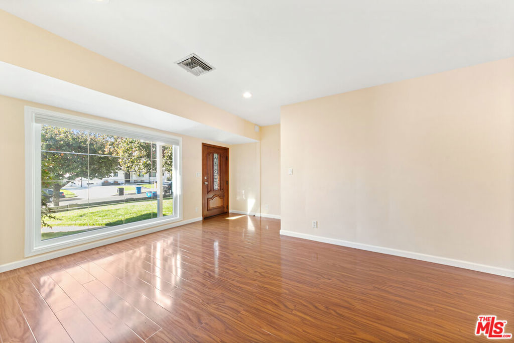 8422 Glencrest Drive