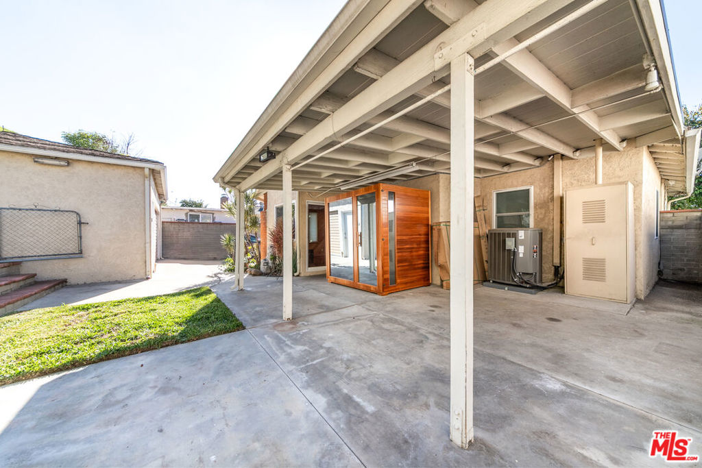 8422 Glencrest Drive