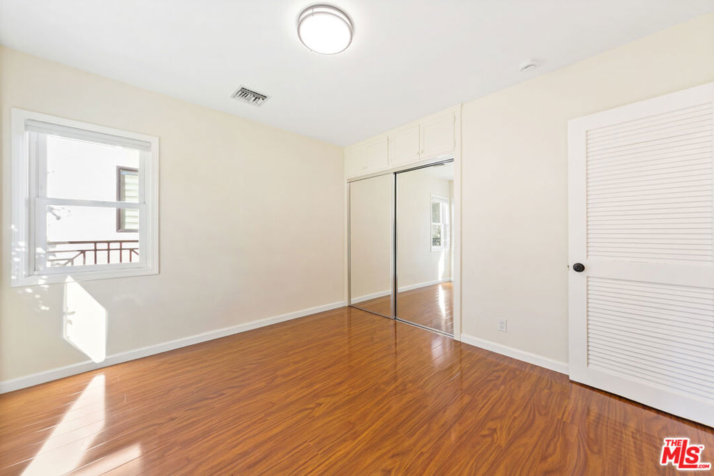 8422 Glencrest Drive