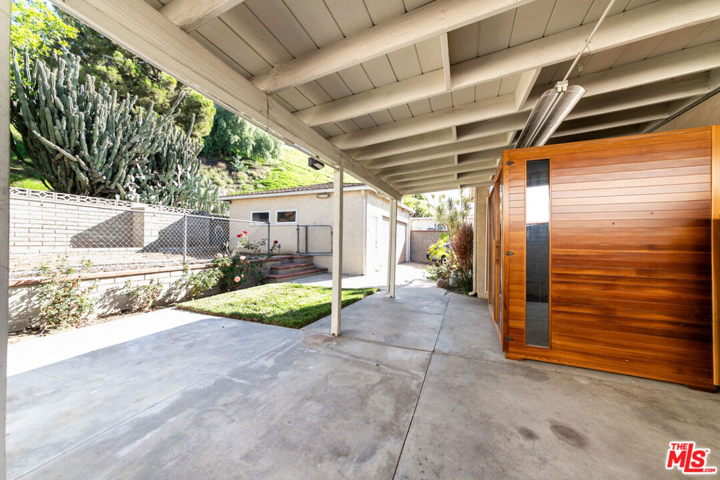 8422 Glencrest Drive