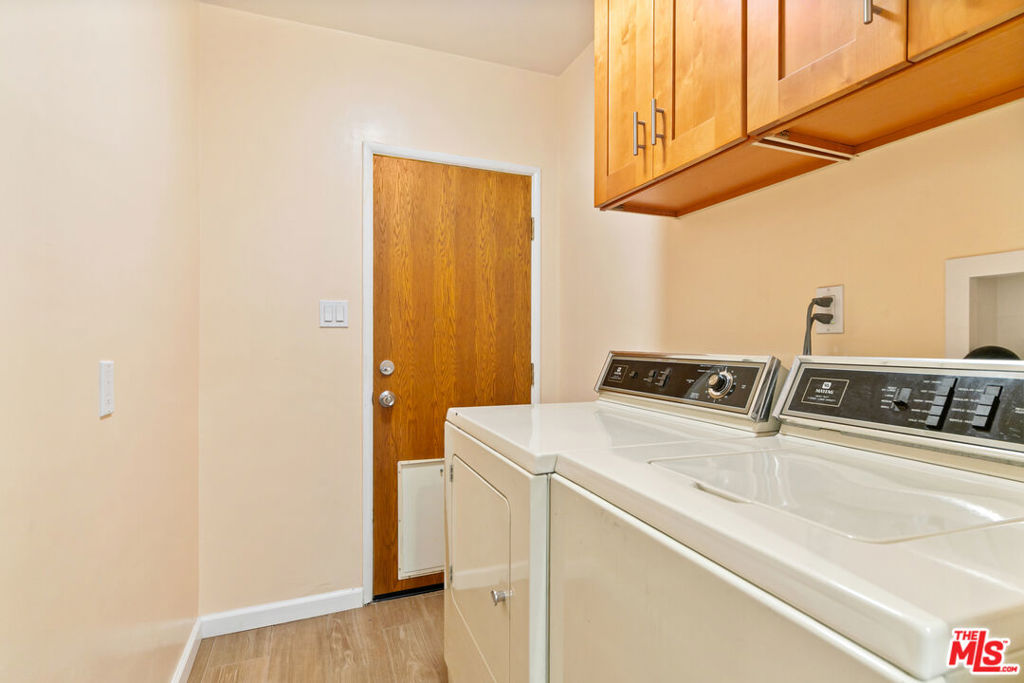 8422 Glencrest Drive