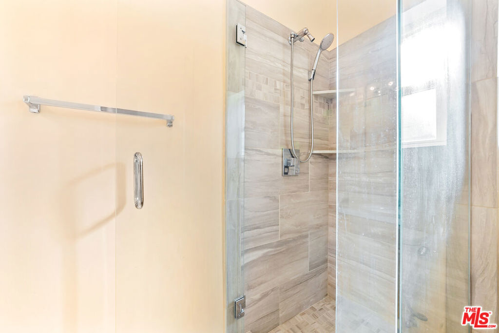 8422 Glencrest Drive