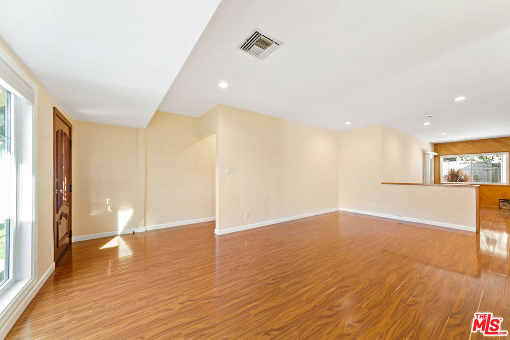 8422 Glencrest Drive