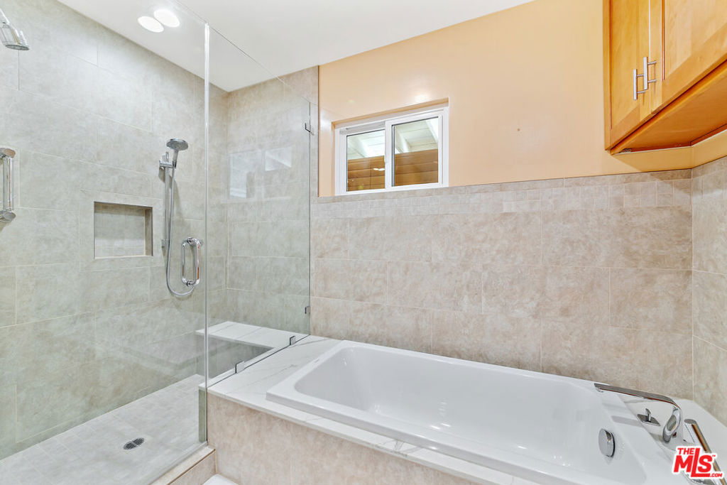 8422 Glencrest Drive