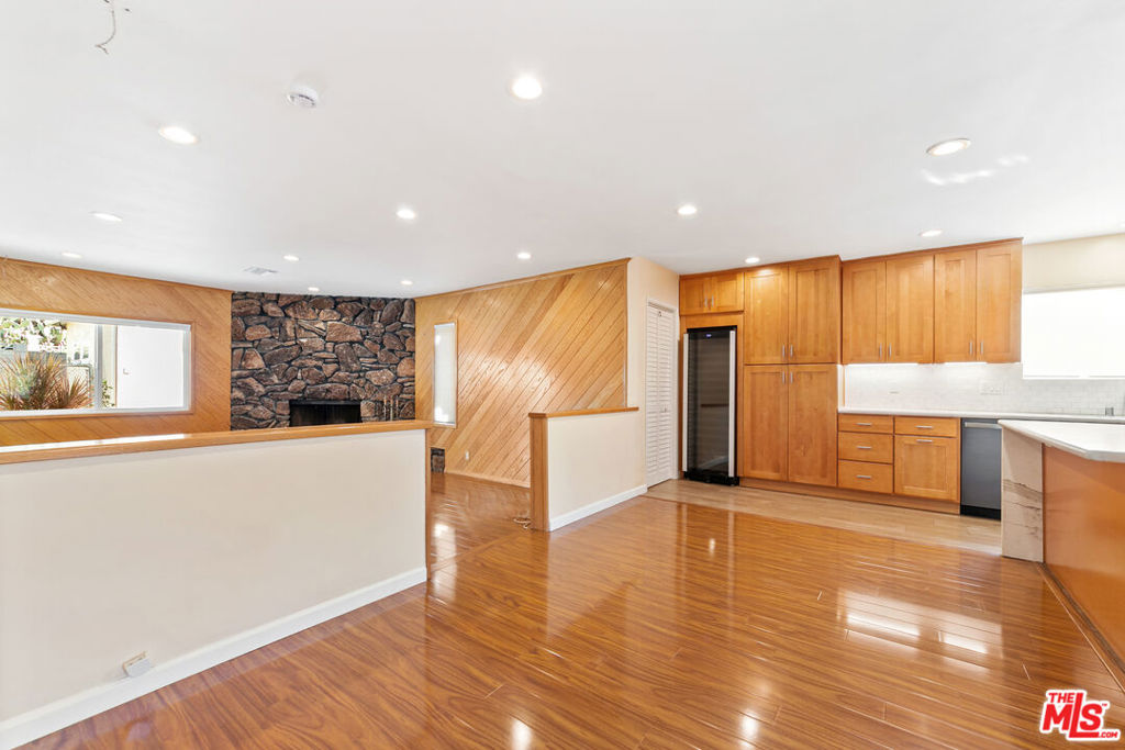 8422 Glencrest Drive