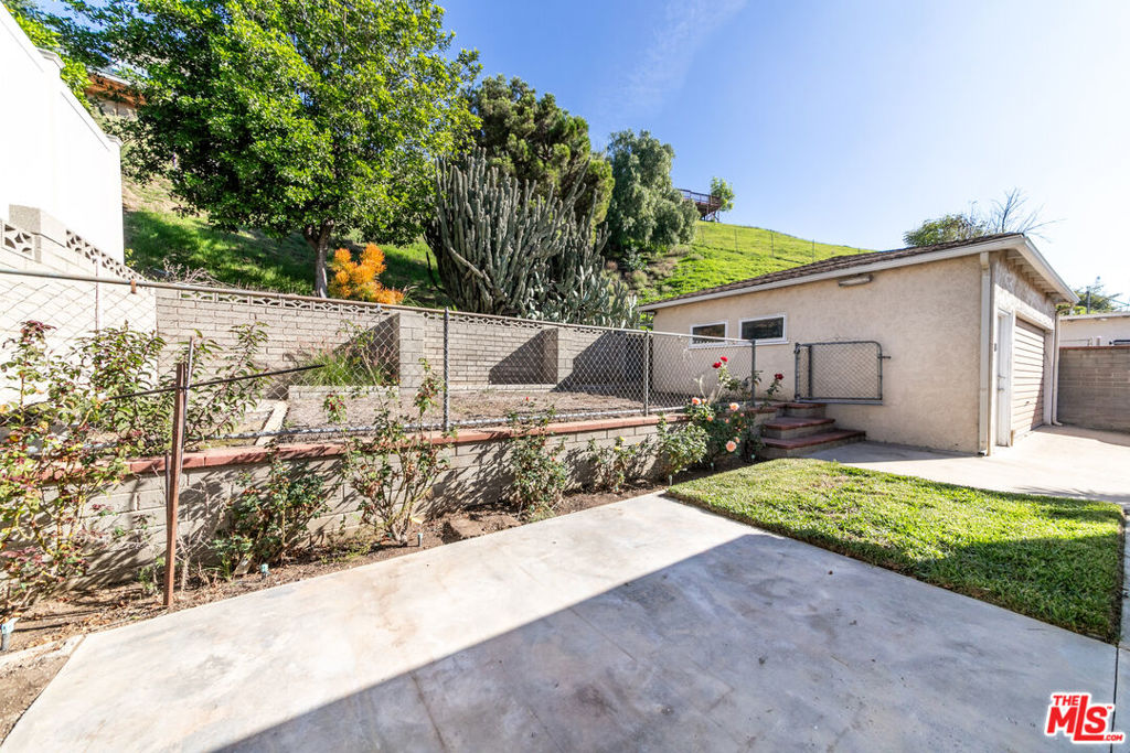 8422 Glencrest Drive