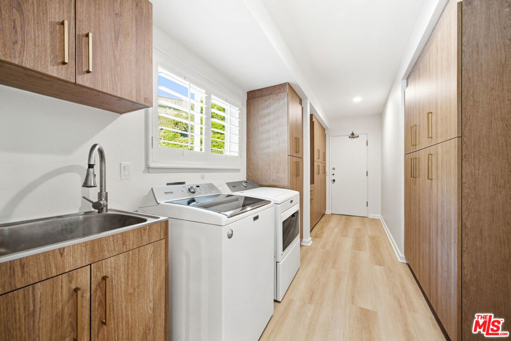 8900 Alto Cedro Drive