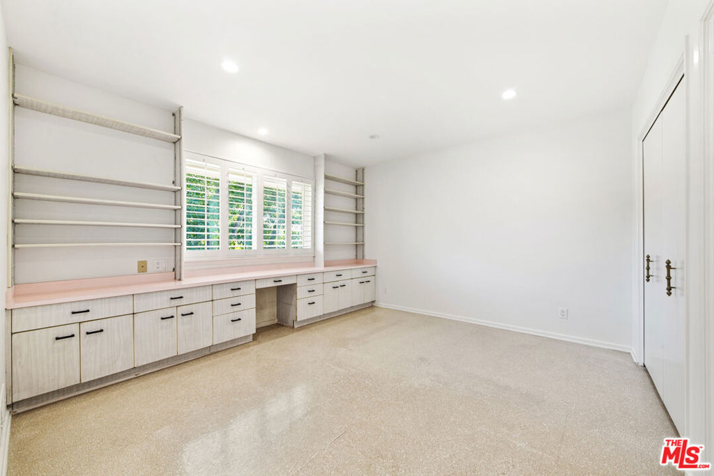 8900 Alto Cedro Drive