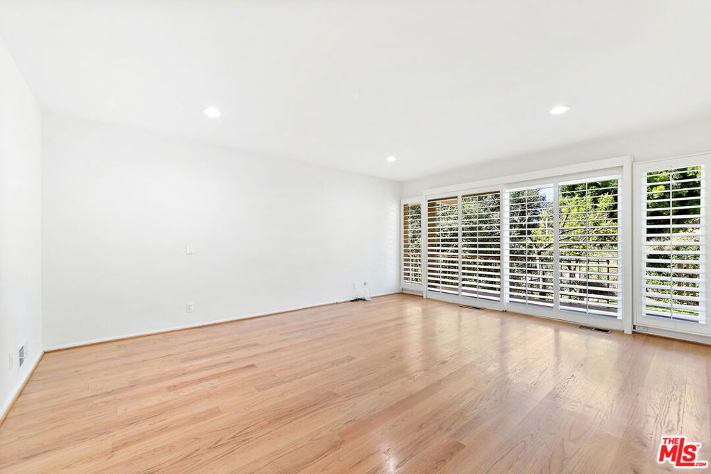 8900 Alto Cedro Drive