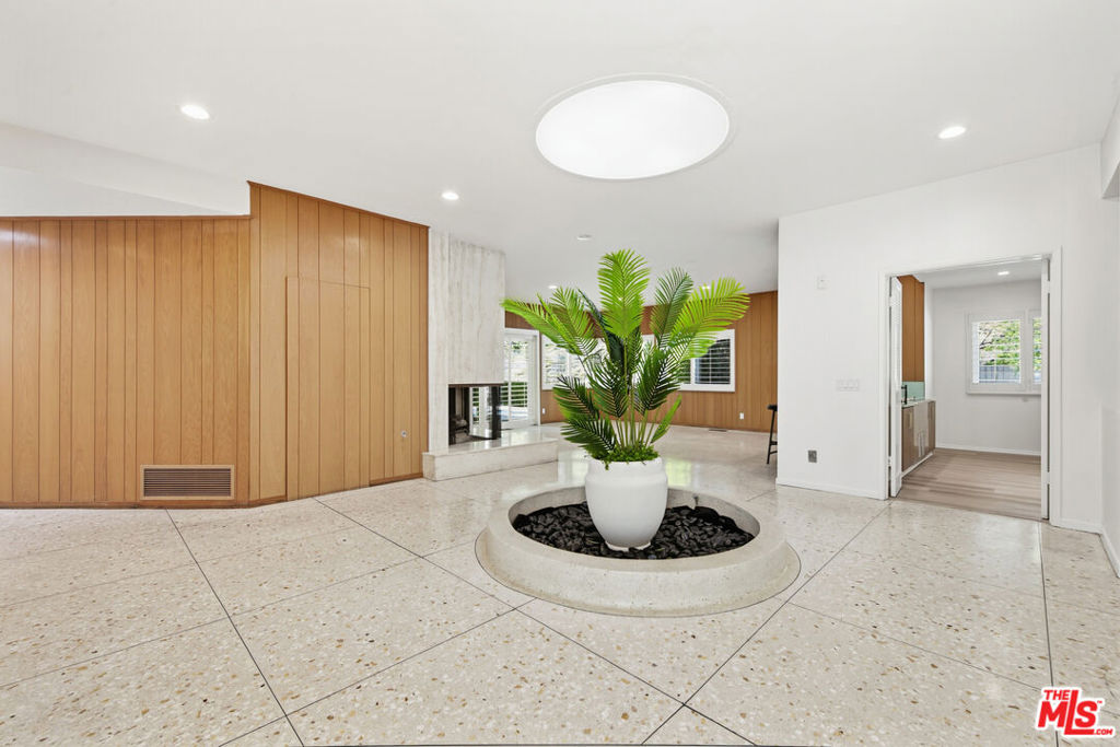 8900 Alto Cedro Drive