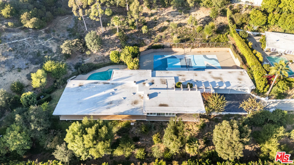 8900 Alto Cedro Drive