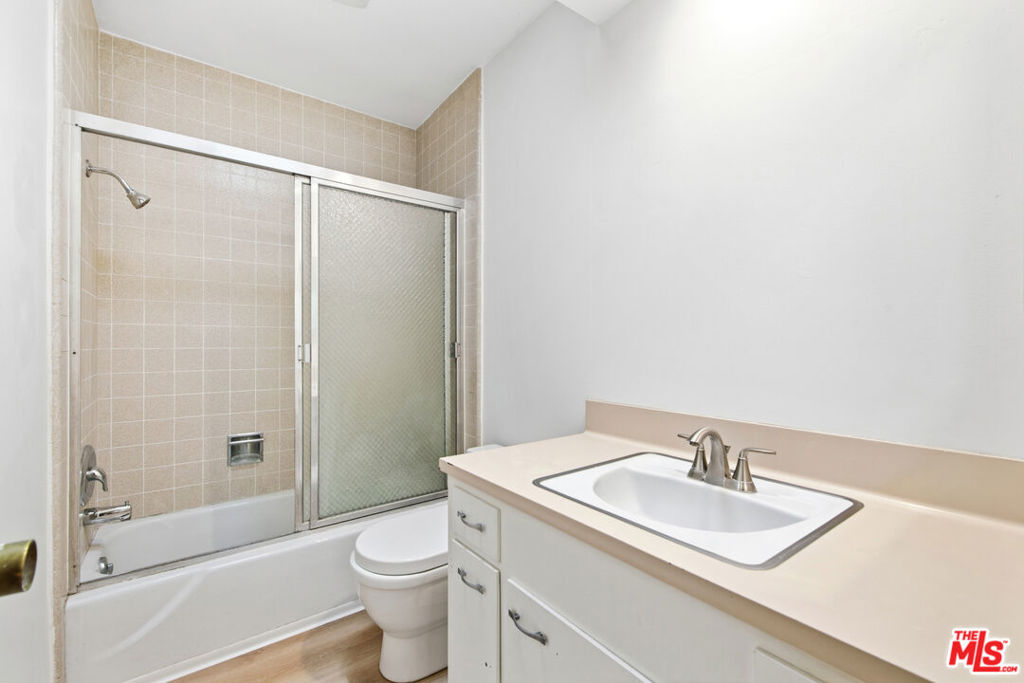 8900 Alto Cedro Drive