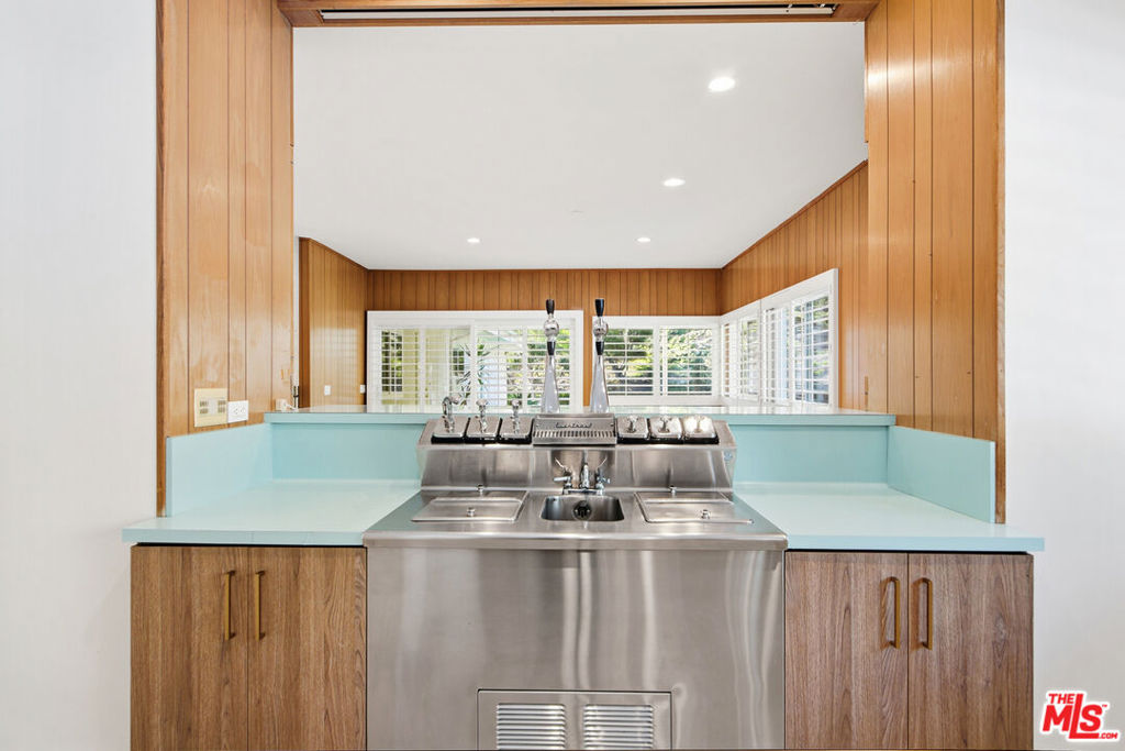 8900 Alto Cedro Drive