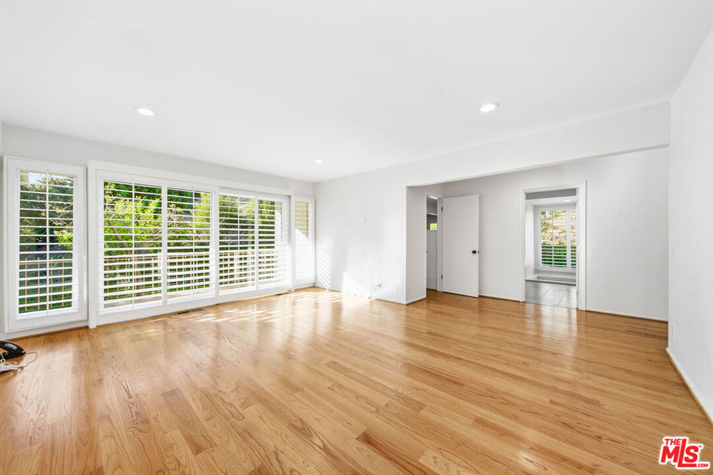 8900 Alto Cedro Drive