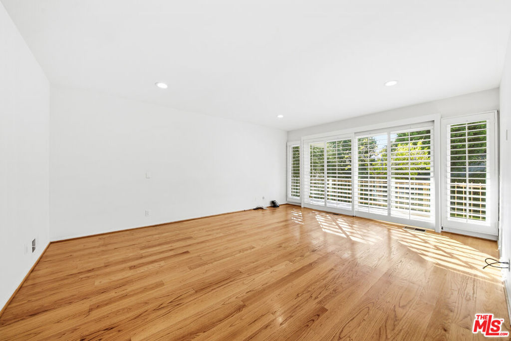 8900 Alto Cedro Drive