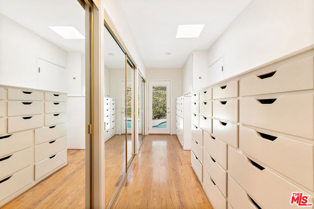 8900 Alto Cedro Drive