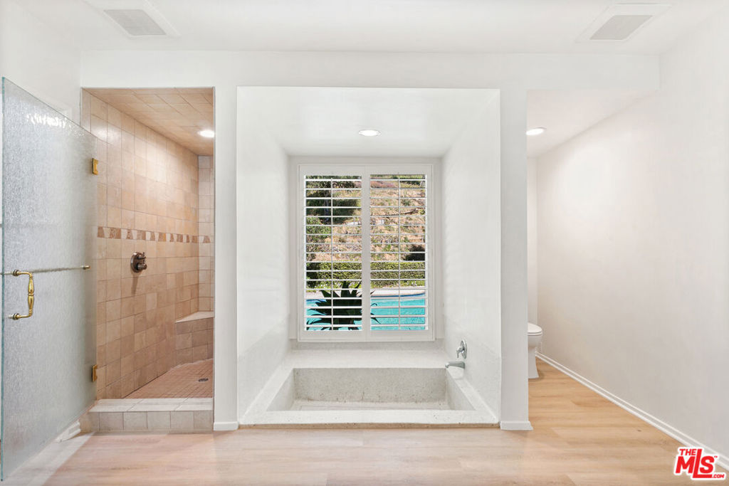 8900 Alto Cedro Drive