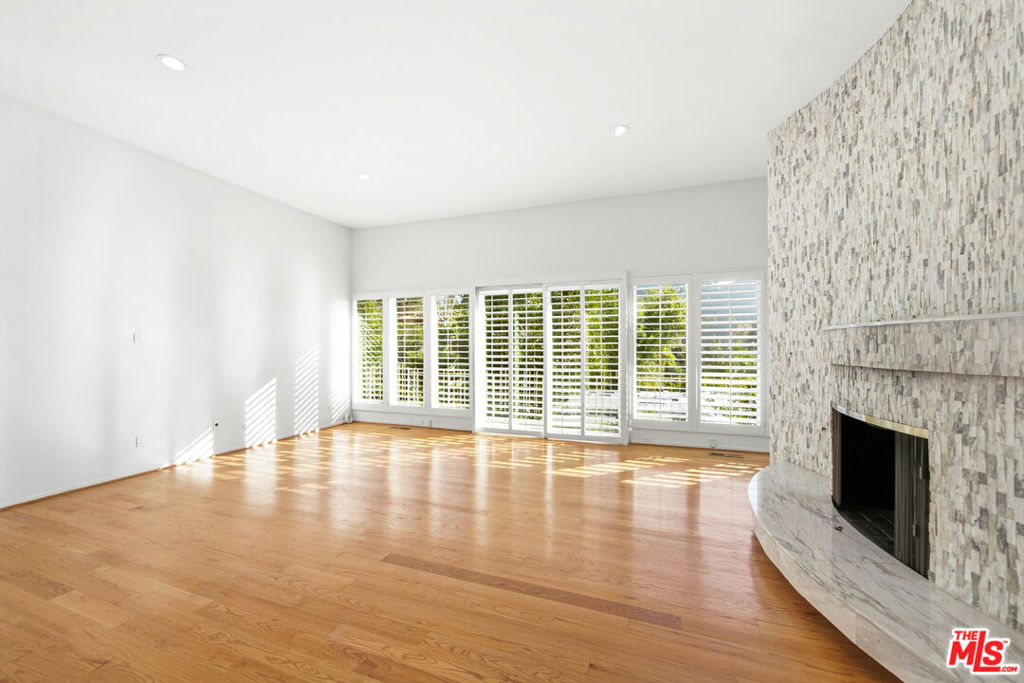 8900 Alto Cedro Drive