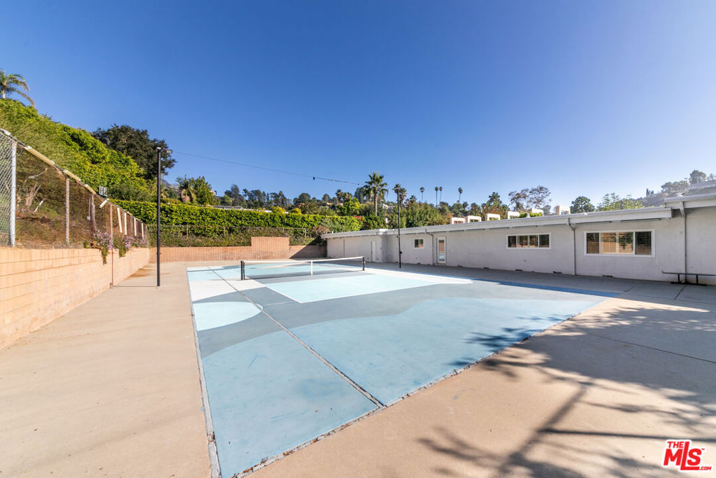 8900 Alto Cedro Drive