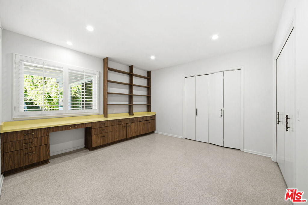 8900 Alto Cedro Drive