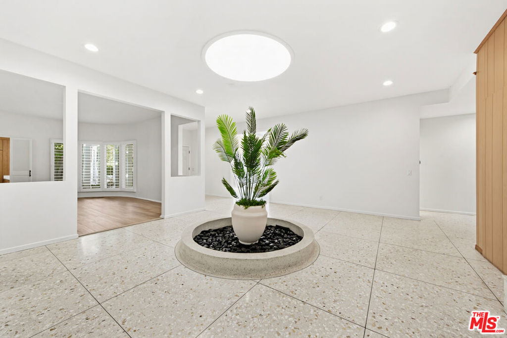 8900 Alto Cedro Drive