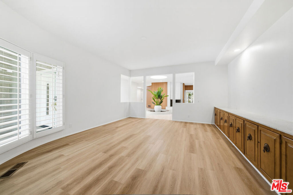 8900 Alto Cedro Drive