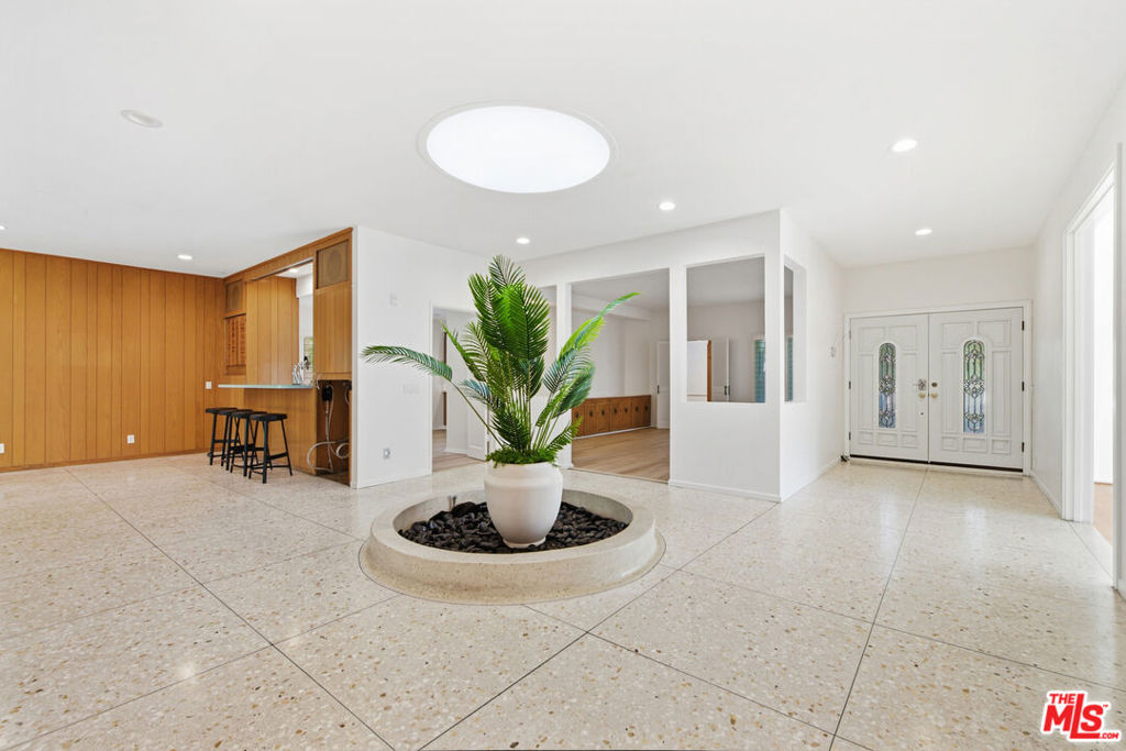 8900 Alto Cedro Drive