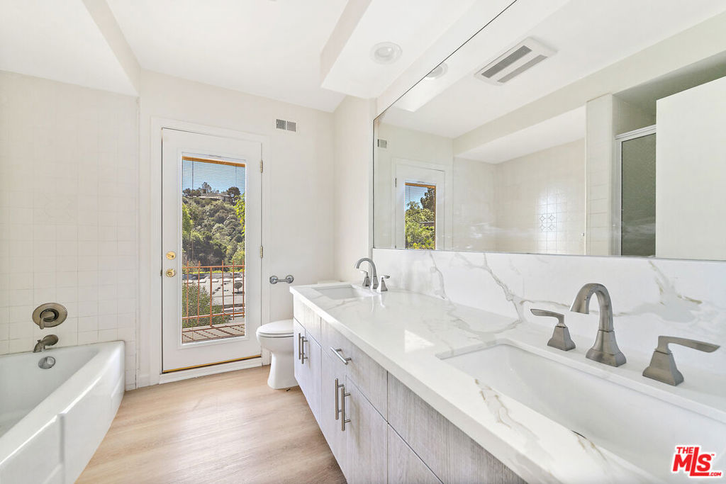 8900 Alto Cedro Drive
