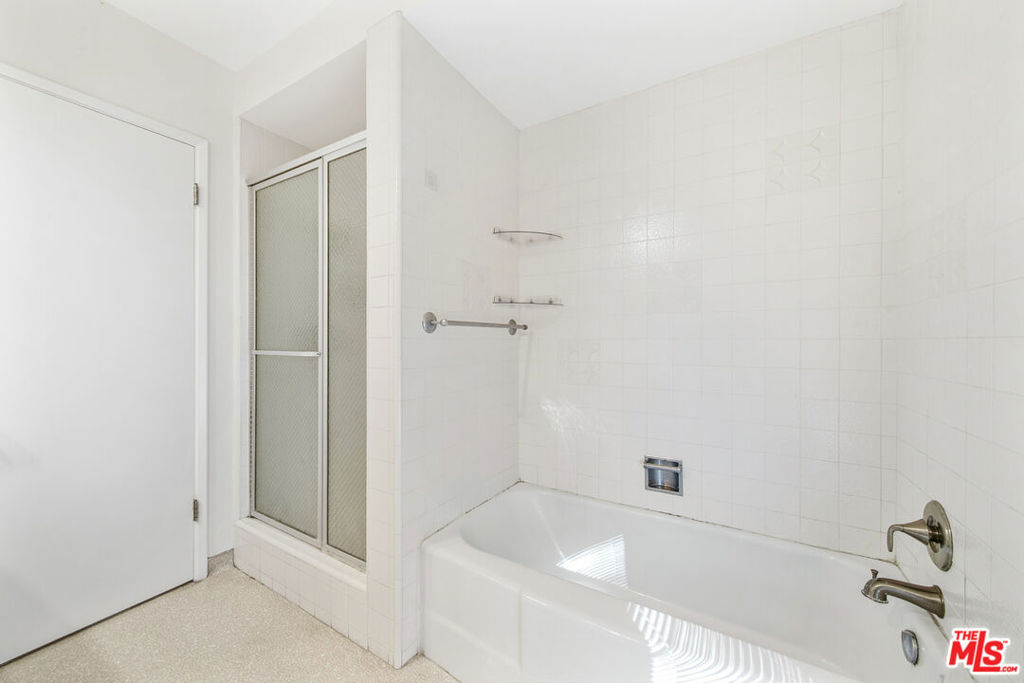 8900 Alto Cedro Drive