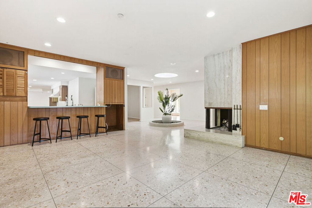 8900 Alto Cedro Drive