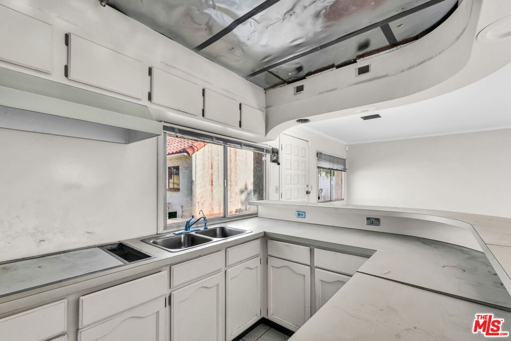 1514 S California Avenue