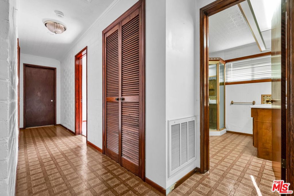 1514 S California Avenue