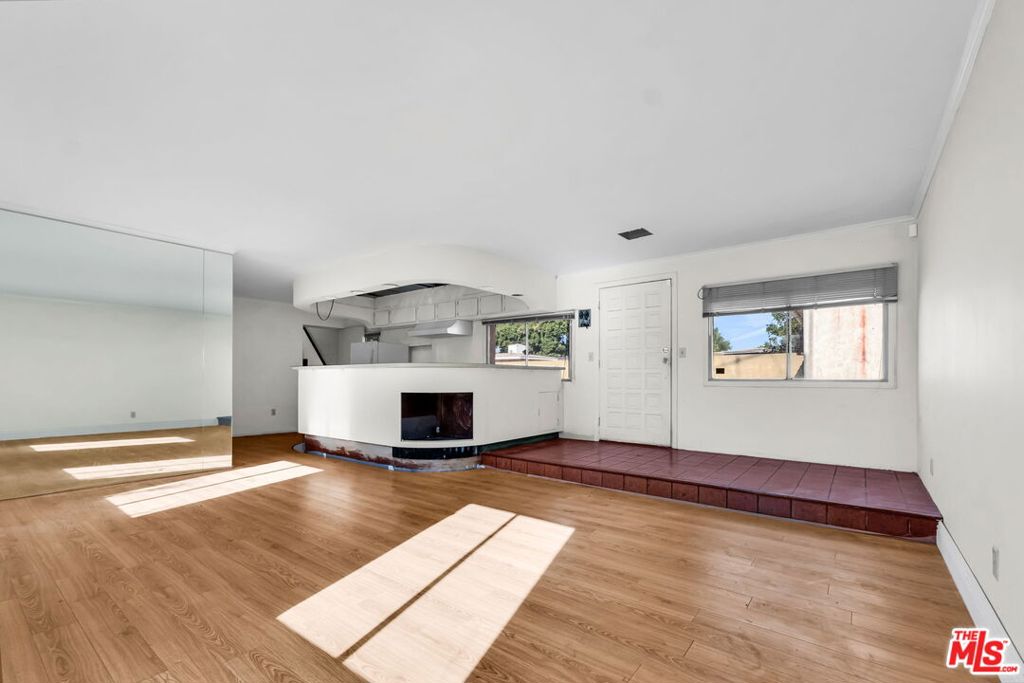 1514 S California Avenue