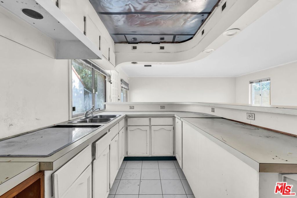 1514 S California Avenue