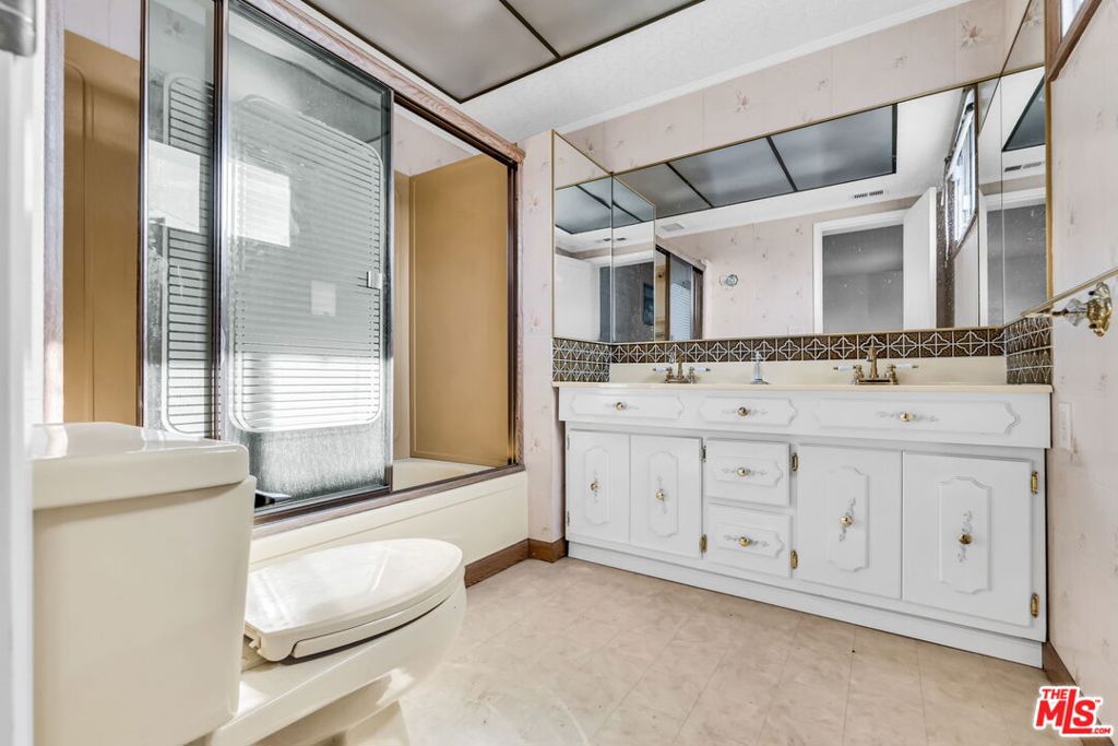 1514 S California Avenue