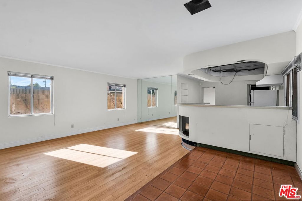 1514 S California Avenue