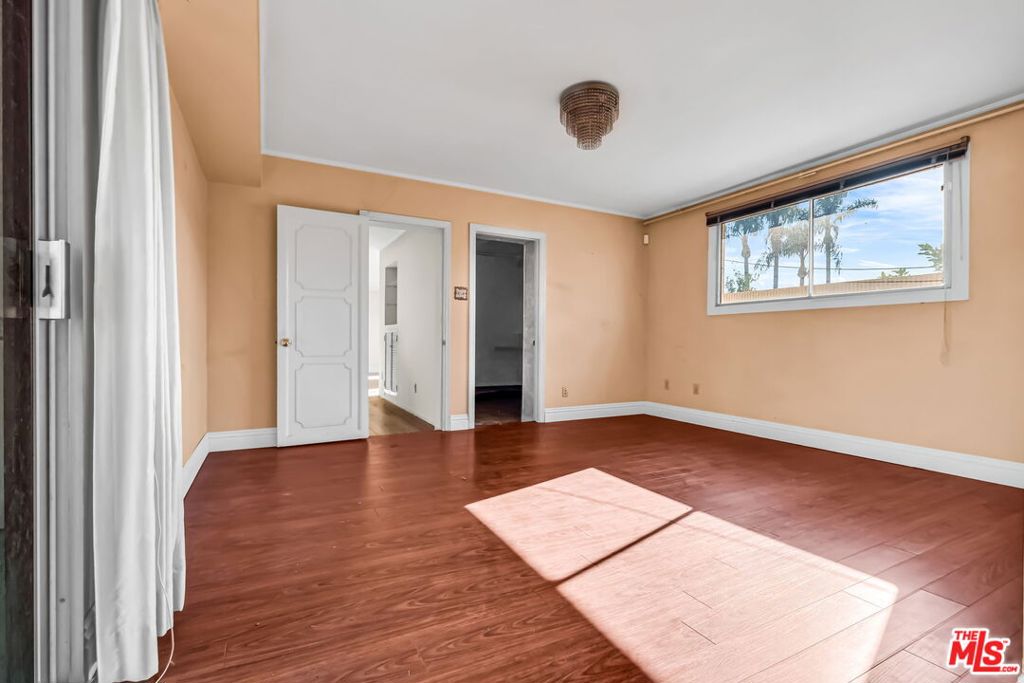 1514 S California Avenue