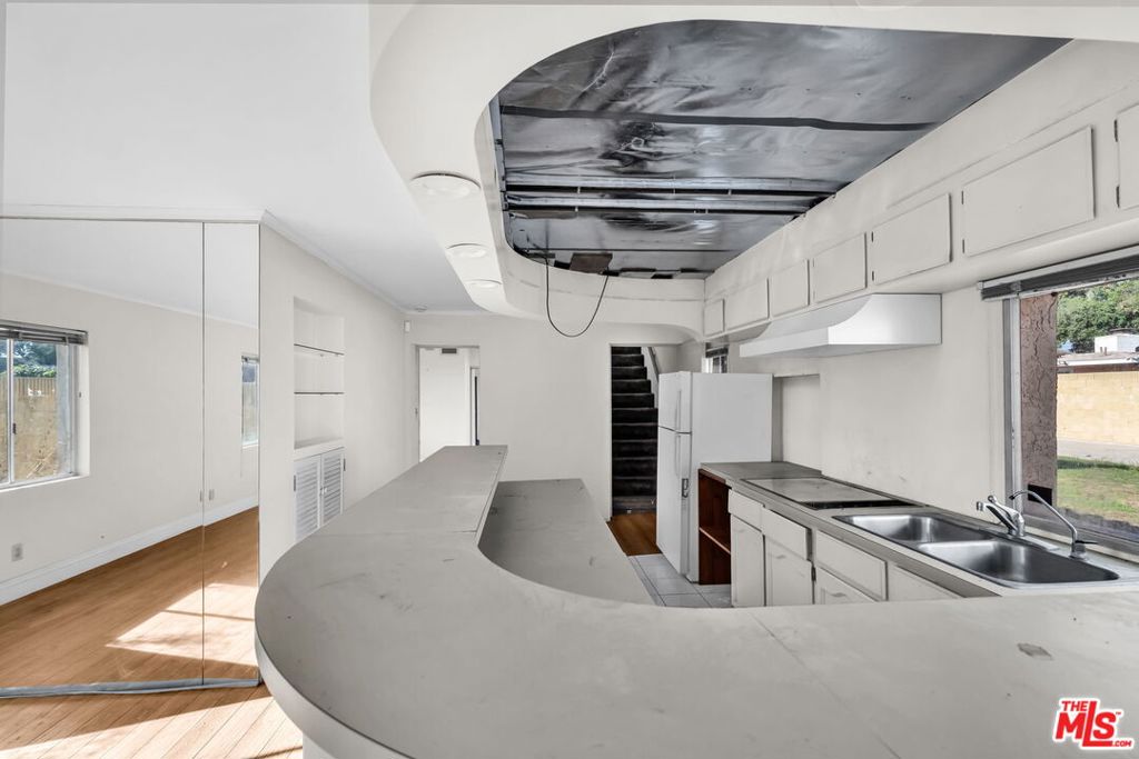 1514 S California Avenue